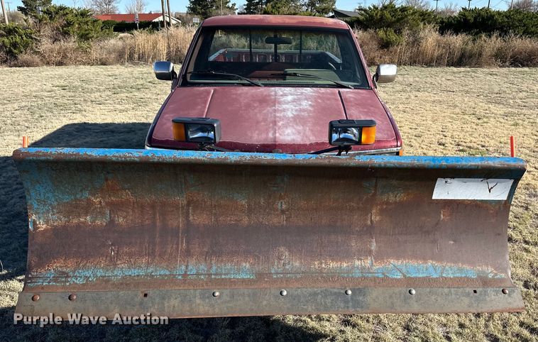 image for item OI9334 1989 Chevrolet K1500 pickup truck