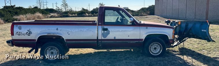 image for item OI9334 1989 Chevrolet K1500 pickup truck