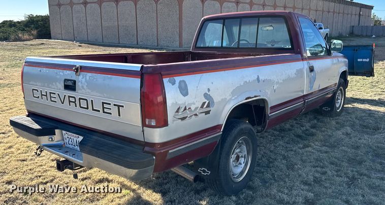 image for item OI9334 1989 Chevrolet K1500 pickup truck