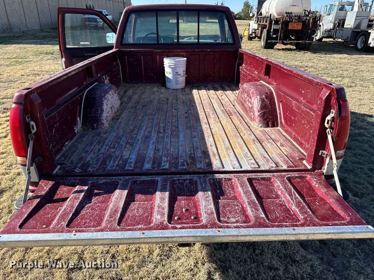 image for item OI9334 1989 Chevrolet K1500 pickup truck