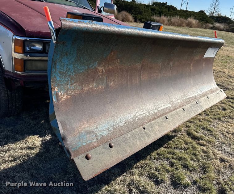 image for item OI9334 1989 Chevrolet K1500 pickup truck