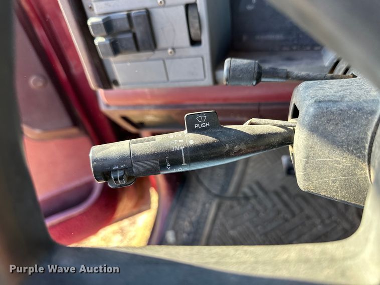 image for item OI9334 1989 Chevrolet K1500 pickup truck