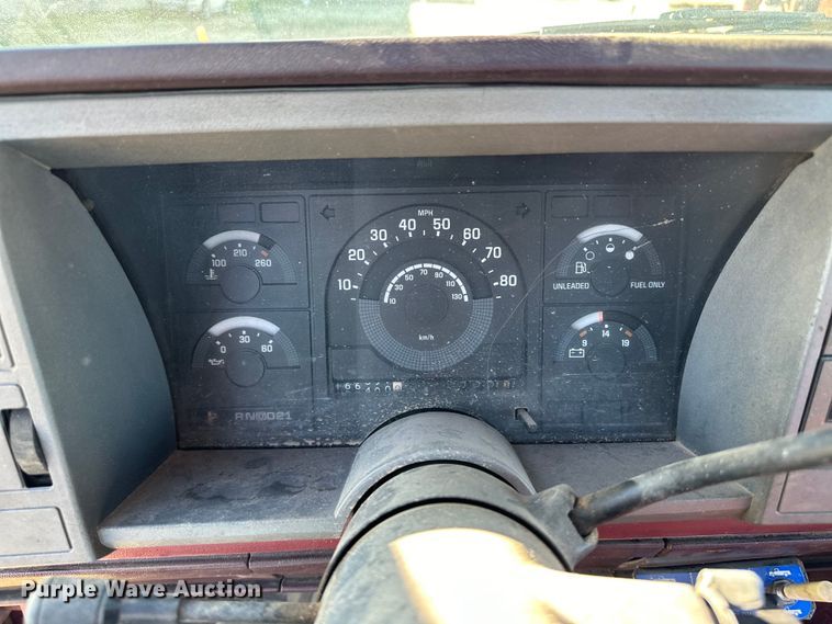 image for item OI9334 1989 Chevrolet K1500 pickup truck