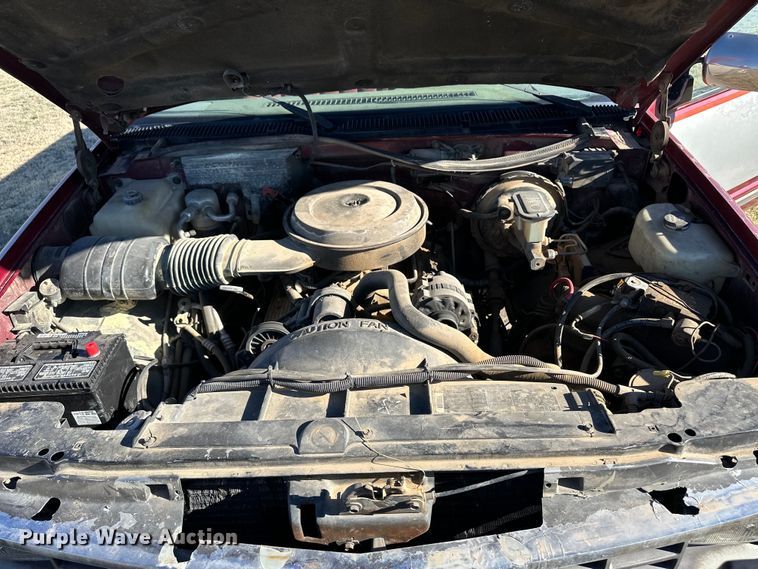 image for item OI9334 1989 Chevrolet K1500 pickup truck