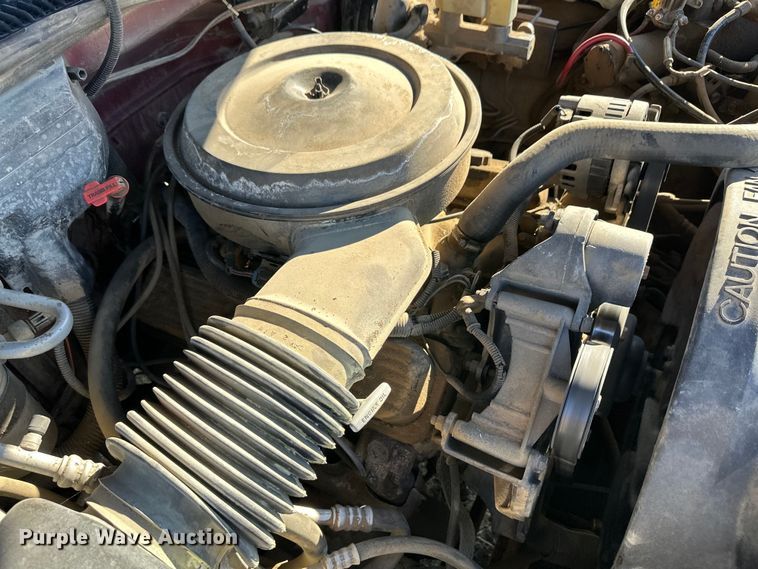 image for item OI9334 1989 Chevrolet K1500 pickup truck