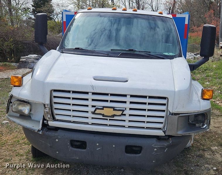 image for item OK9828 2008 Chevrolet  C4500 flatbed truck