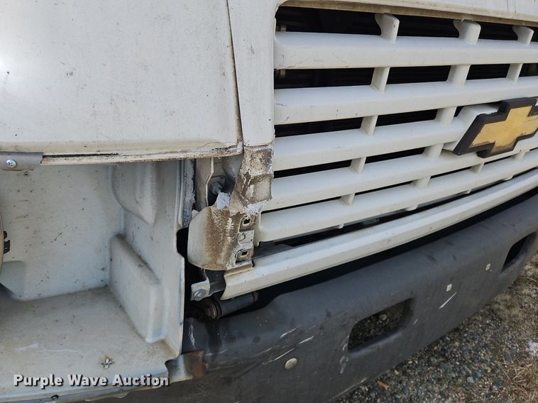 image for item OK9828 2008 Chevrolet  C4500 flatbed truck