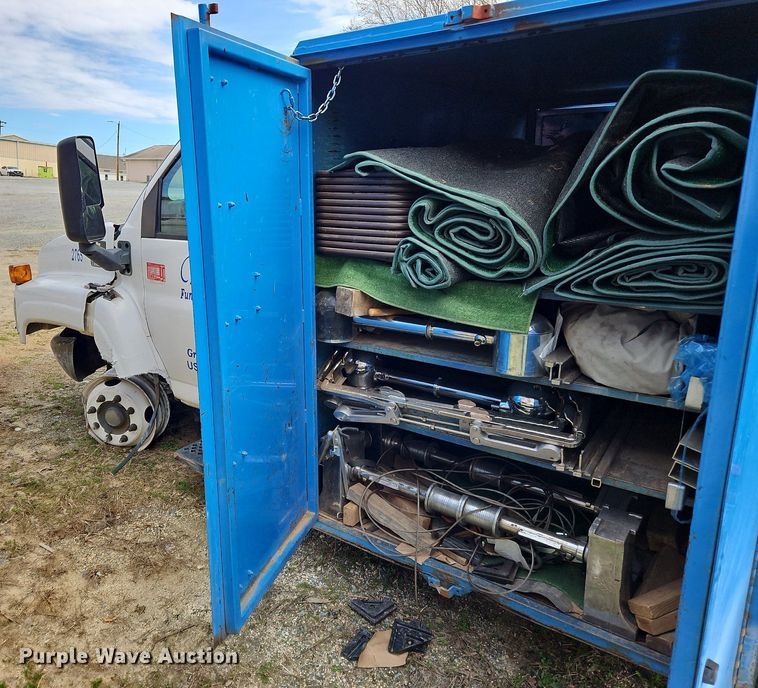 image for item OK9828 2008 Chevrolet  C4500 flatbed truck