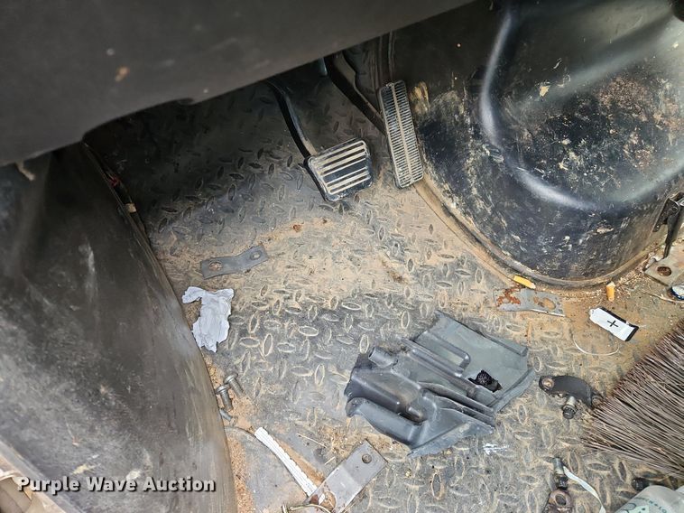 image for item OK9828 2008 Chevrolet  C4500 flatbed truck