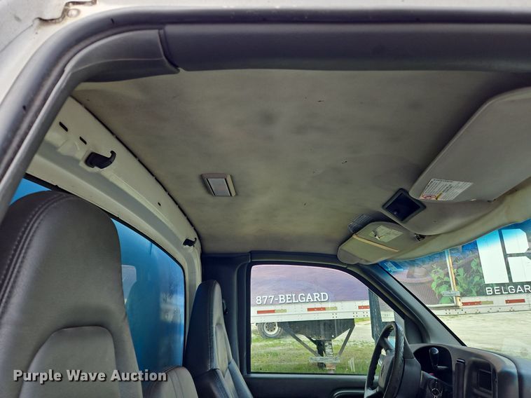 image for item OK9828 2008 Chevrolet  C4500 flatbed truck