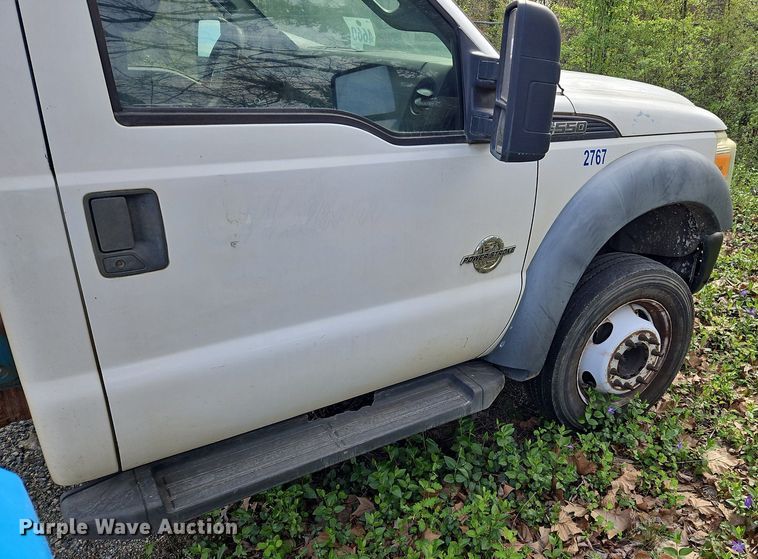 image for item OK9830 2011 Ford F550 Super Duty XL truck cab and chassis