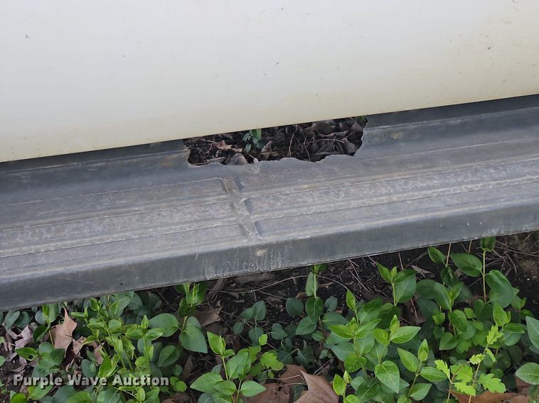 image for item OK9830 2011 Ford F550 Super Duty XL truck cab and chassis