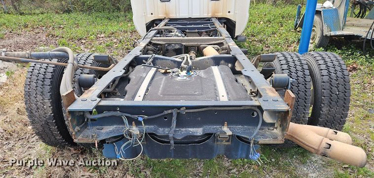 image for item OK9830 2011 Ford F550 Super Duty XL truck cab and chassis