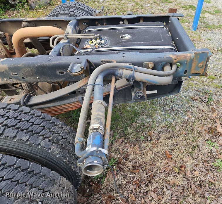 image for item OK9830 2011 Ford F550 Super Duty XL truck cab and chassis