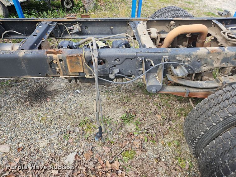 image for item OK9830 2011 Ford F550 Super Duty XL truck cab and chassis