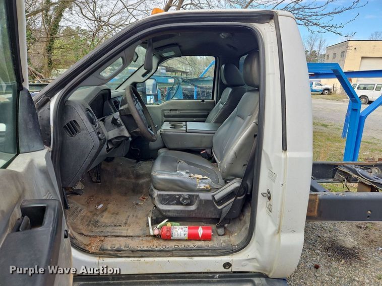 image for item OK9830 2011 Ford F550 Super Duty XL truck cab and chassis