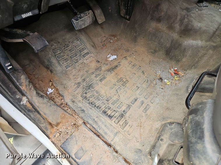 image for item OK9830 2011 Ford F550 Super Duty XL truck cab and chassis