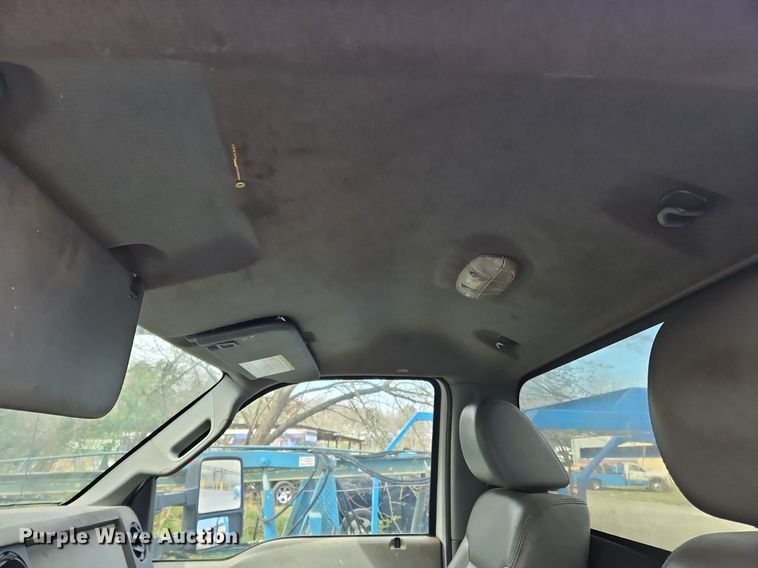 image for item OK9830 2011 Ford F550 Super Duty XL truck cab and chassis