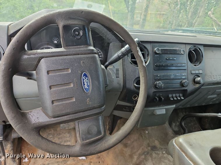 image for item OK9830 2011 Ford F550 Super Duty XL truck cab and chassis