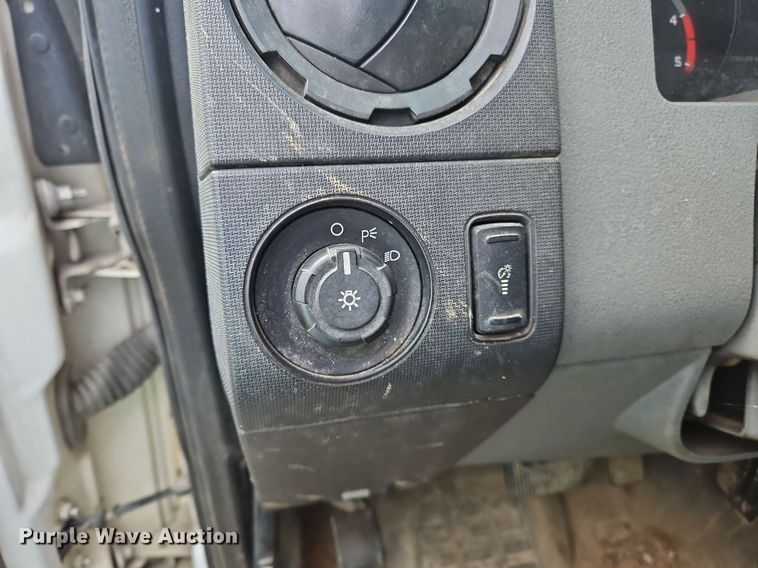 image for item OK9830 2011 Ford F550 Super Duty XL truck cab and chassis