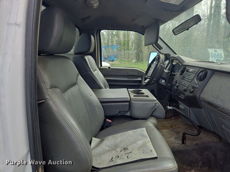 image for item OK9830 2011 Ford F550 Super Duty XL truck cab and chassis