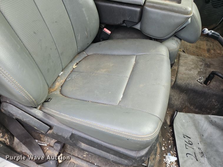 image for item OK9830 2011 Ford F550 Super Duty XL truck cab and chassis