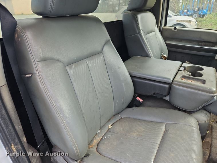 image for item OK9830 2011 Ford F550 Super Duty XL truck cab and chassis