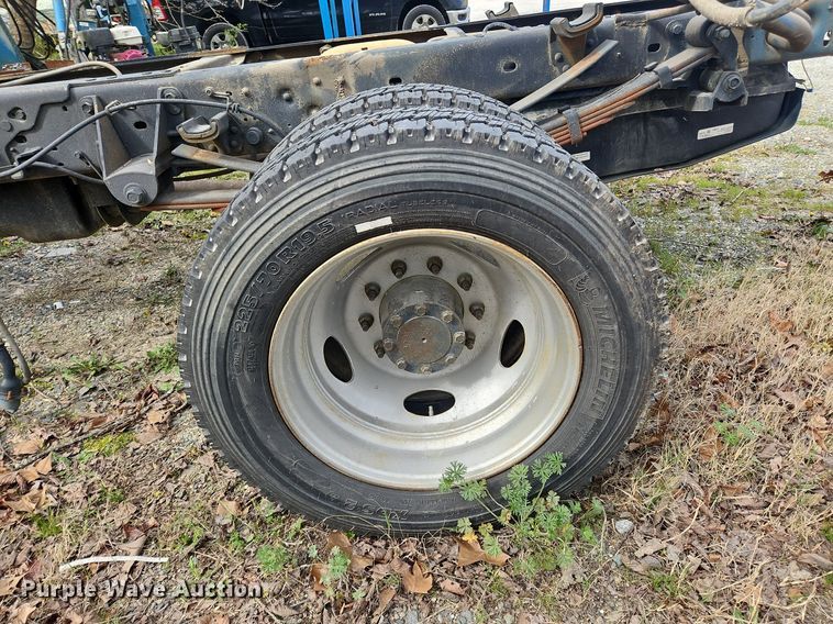 image for item OK9830 2011 Ford F550 Super Duty XL truck cab and chassis