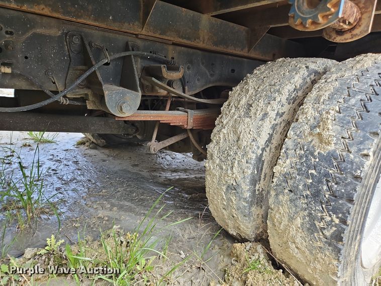 image for item OK9832 2010 Ford F550 Super Duty XL flatbed truck