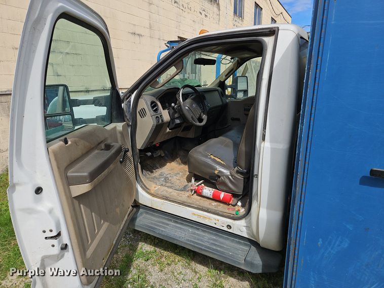 image for item OK9832 2010 Ford F550 Super Duty XL flatbed truck