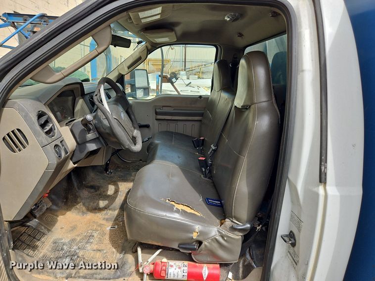 image for item OK9832 2010 Ford F550 Super Duty XL flatbed truck