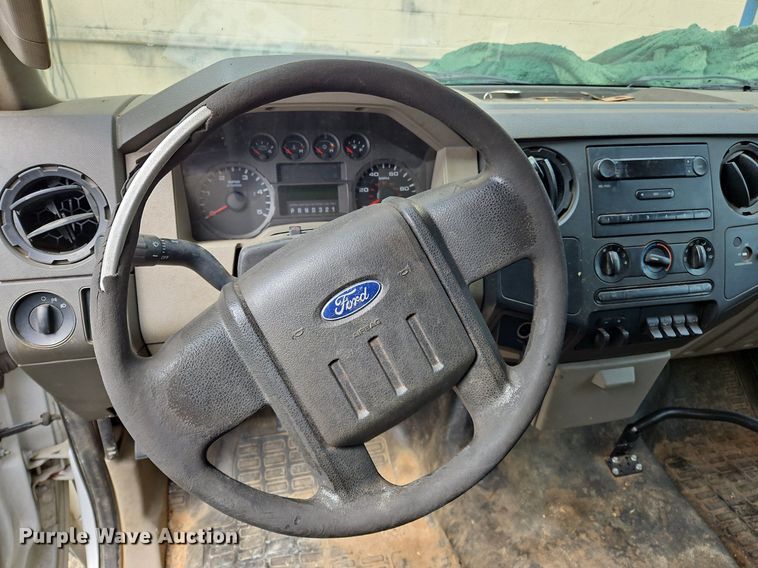 image for item OK9832 2010 Ford F550 Super Duty XL flatbed truck