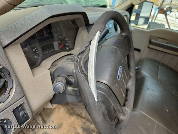 image for item OK9832 2010 Ford F550 Super Duty XL flatbed truck