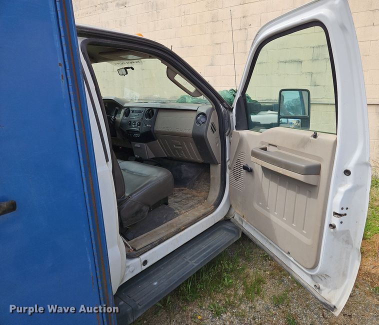 image for item OK9832 2010 Ford F550 Super Duty XL flatbed truck