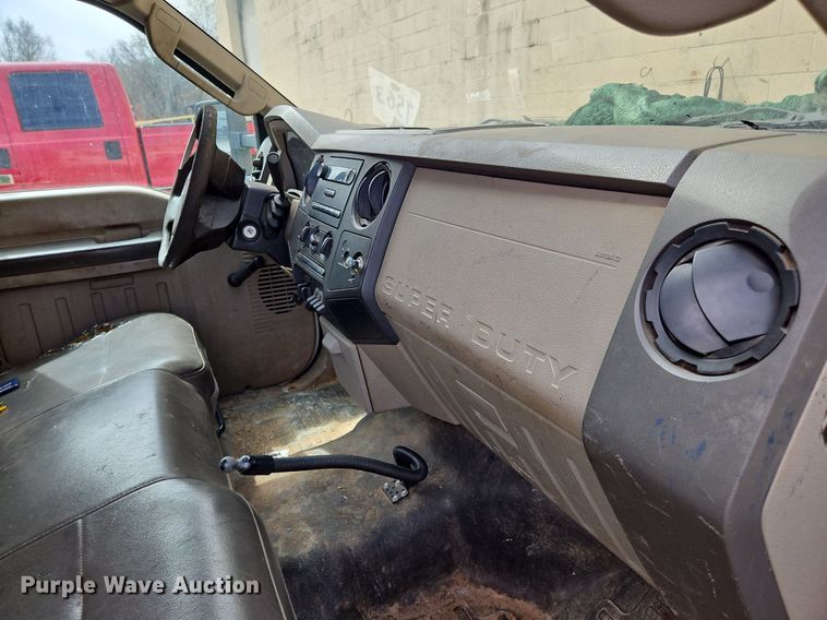 image for item OK9832 2010 Ford F550 Super Duty XL flatbed truck