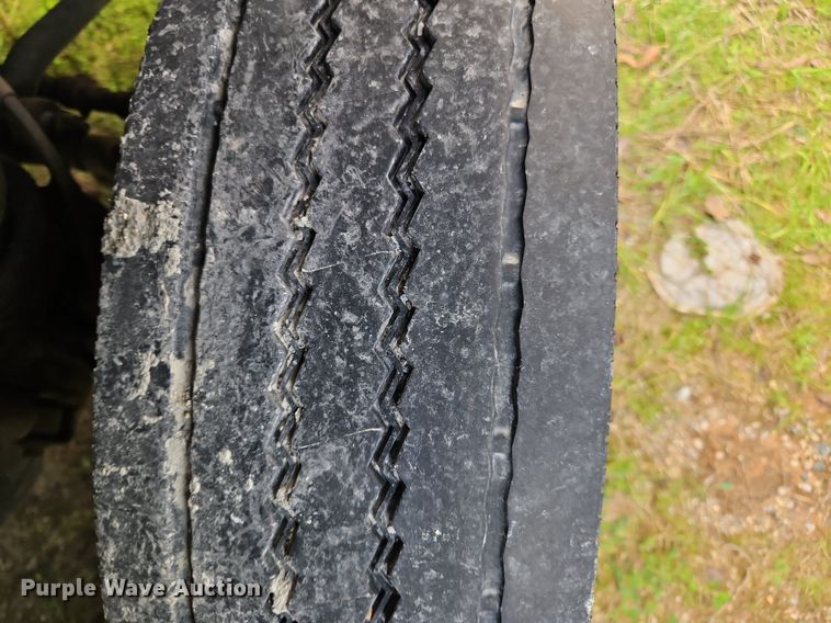 image for item OK9832 2010 Ford F550 Super Duty XL flatbed truck