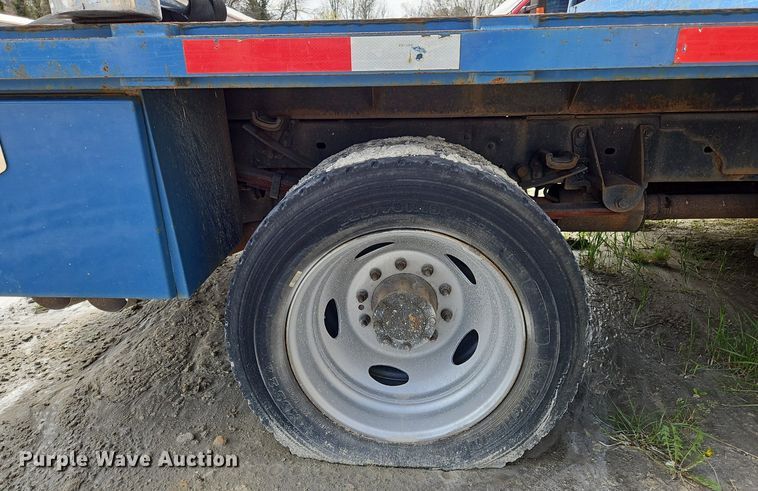 image for item OK9832 2010 Ford F550 Super Duty XL flatbed truck