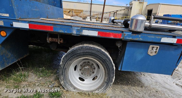 image for item OK9832 2010 Ford F550 Super Duty XL flatbed truck