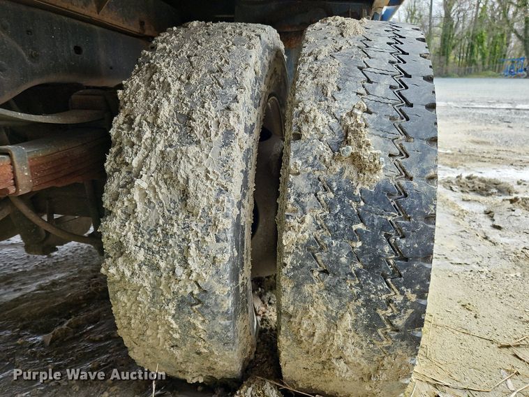 image for item OK9832 2010 Ford F550 Super Duty XL flatbed truck