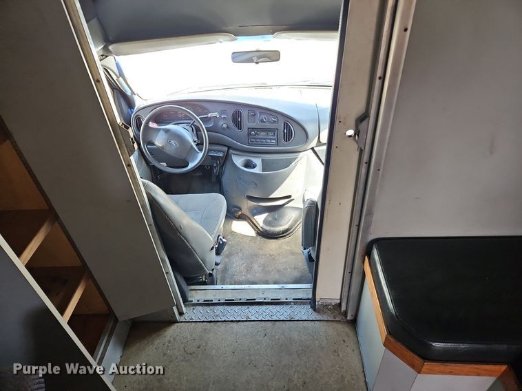 image for item OK9837 2003 Ford E450 Super Duty sewer inspection truck