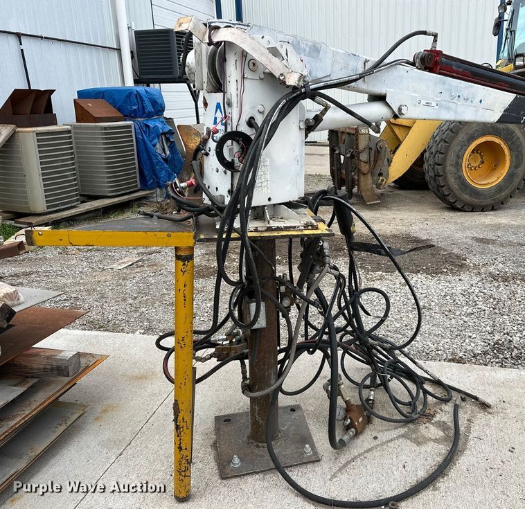 image for item OM9274 Auto Crane  3203 crane