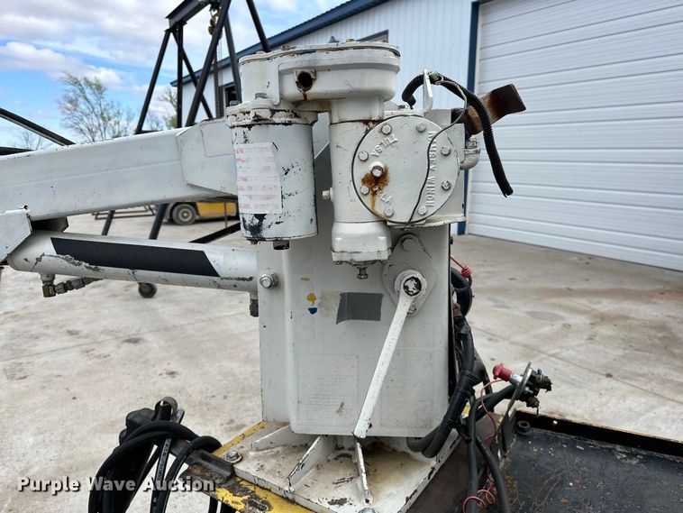 image for item OM9274 Auto Crane  3203 crane