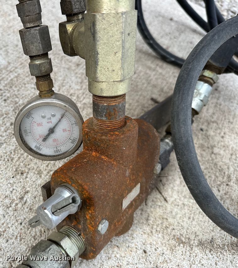 image for item OM9274 Auto Crane  3203 crane