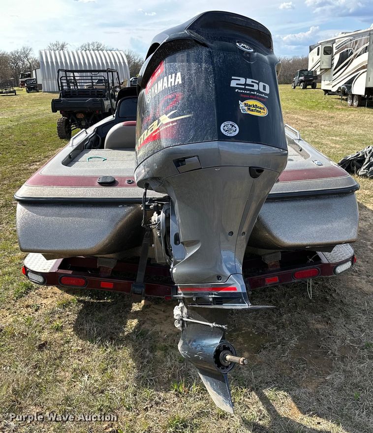 image for item OM9328 2004 Skeeter ZX250 boat