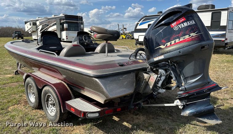 image for item OM9328 2004 Skeeter ZX250 boat