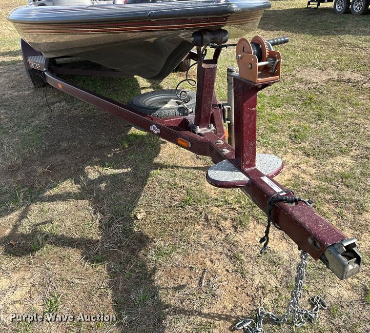 image for item OM9328 2004 Skeeter ZX250 boat