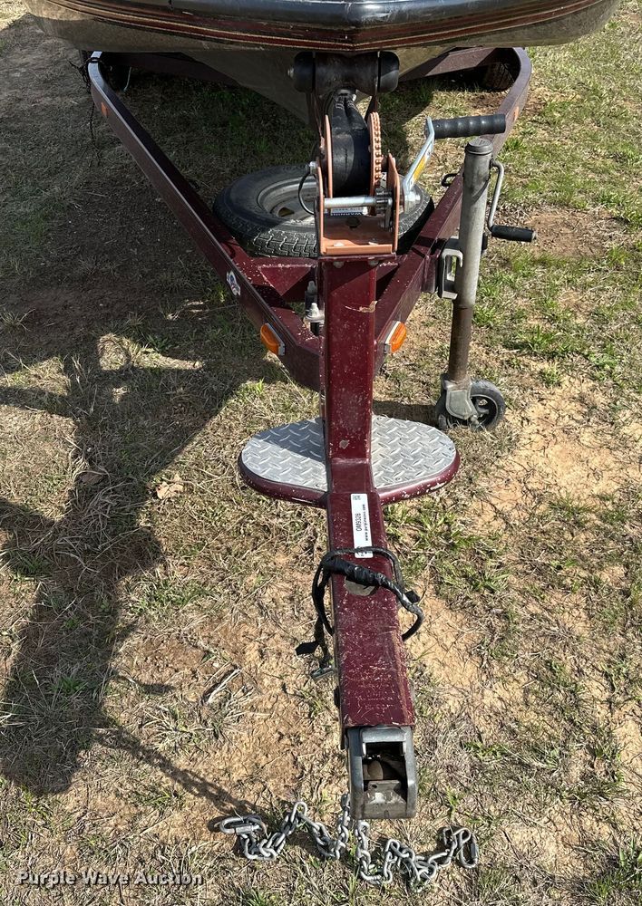 image for item OM9328 2004 Skeeter ZX250 boat