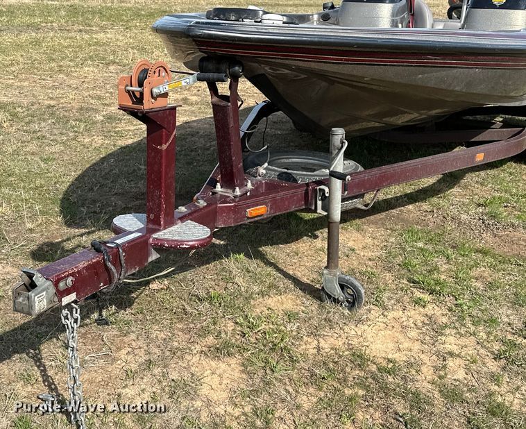 image for item OM9328 2004 Skeeter ZX250 boat