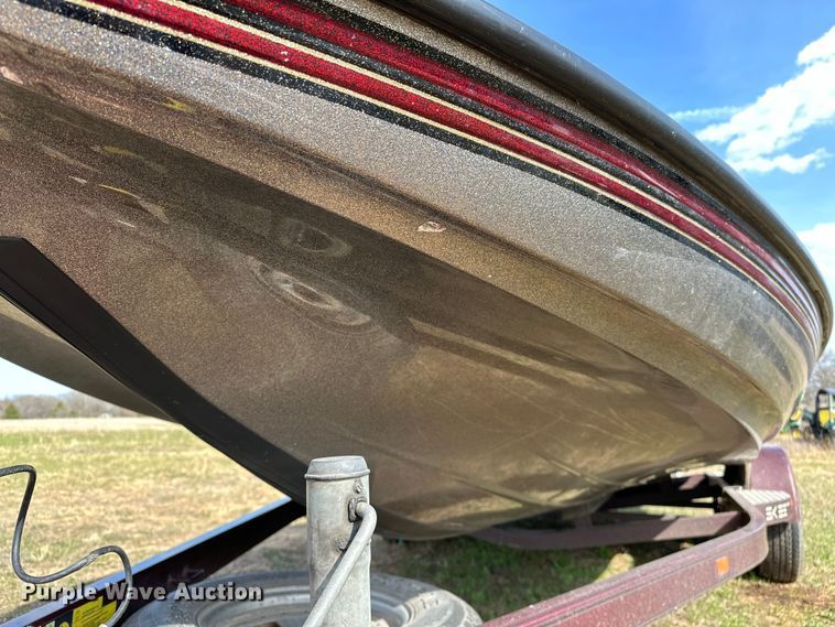 image for item OM9328 2004 Skeeter ZX250 boat