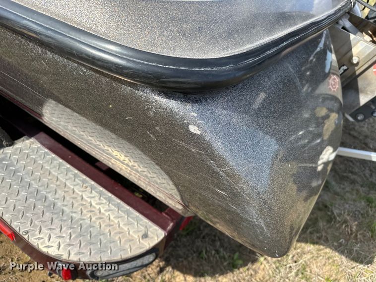 image for item OM9328 2004 Skeeter ZX250 boat